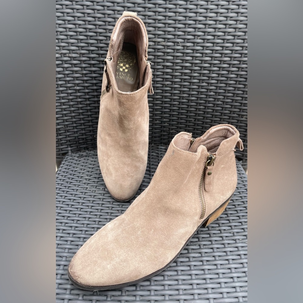 Vince Camuto ladies 9.5 Bootie Boots